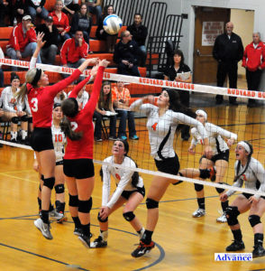 Players show great concentration as the outcome of this play is in doubt. Huron players (from left) are Erika Peacock, Hannah Dittmar, Taylor Fleming, Kayla Rabeau and Mary Brege. (Photo by Richard Lamb)