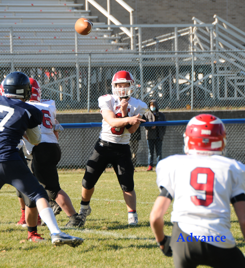 Vikings quarterback Chase Dubie connected on this pass to Logan Timm.